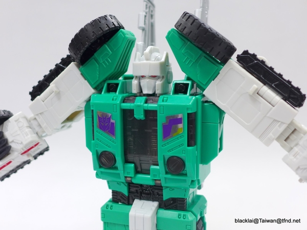 Generations Titans Return Sixshot   In Hand Photos Of Wave 3 Leader Class Figure  (7 of 89)
